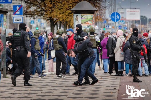 Ілюстрацыйная выява. Гвалт сілавікоў на вуліцах Мінска. Ілюстрацыйная выява. Гвалт сілавікоў на вуліцах Мінска.