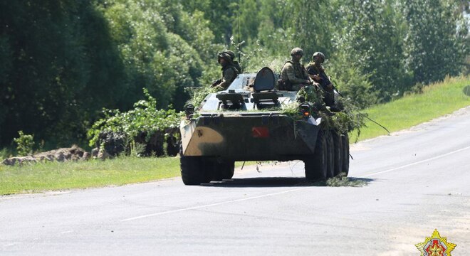 Ігар Тышкевіч пра заявы Мінабароны «Дык хто з’яўляецца пагрозай?» Тышкевіч — пра апошнія заявы лукашэнкаўскага Мінабароны