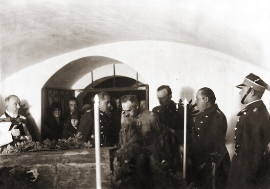 Юзаф Пілсудскі падчас візіту ў Нясвіж, кастрычнік 1926 года. Фота: Wikimedia Commons Юзаф Пілсудскі падчас візіту ў Нясвіж, кастрычнік 1926 года. Фота: Wikimedia Commons