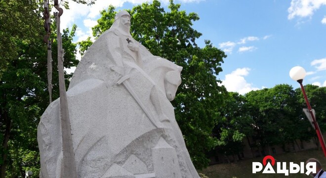 У Гародні ўсталявалі помнік Давыду Гарадзенскаму У Гародні ўсталявалі помнік Давыду Гарадзенскаму