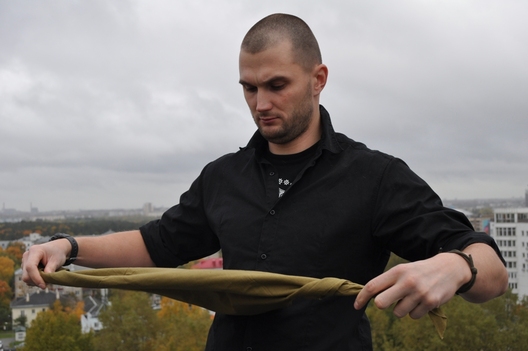 1/3 praces_zavjazvannja_zjaljonaha_skauckaha_halsztuku__1_.jpg