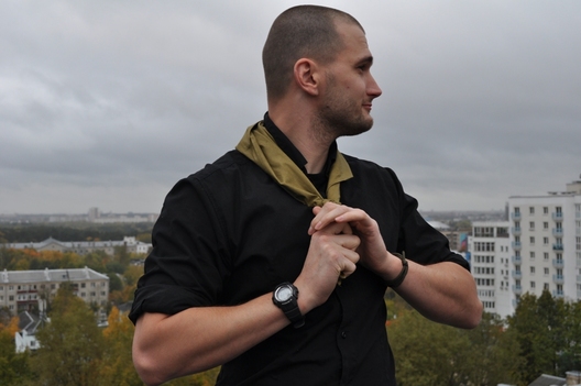 2/3 praces_zavjazvannja_zjaljonaha_skauckaha_halsztuku__3_.jpg