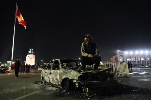 protesty_v_kyrgyzstane.jpg protesty_v_kyrgyzstane.jpg