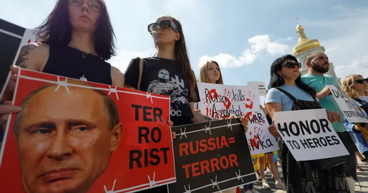 Сваякі азоўцаў правялі мітынг