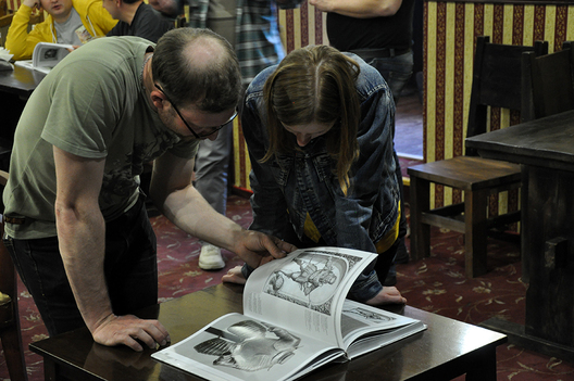 Кніга-каталог пра нясвіжскую калекцыю зброі Кніга-каталог пра нясвіжскую калекцыю зброі