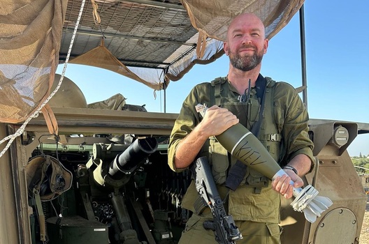 raman_holdman_z_cahal.jpg raman_holdman_z_cahal.jpg