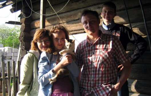 Арцём з сям'ёй у 2011 годзе Арцём з сям'ёй у 2011 годзе