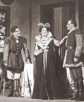 straszny_dvor_scena_z_opery_dzjarzauny_akademiczny_teatr_opery_i_baleta_1952.jpg straszny_dvor_scena_z_opery_dzjarzauny_akademiczny_teatr_opery_i_baleta_1952.jpg