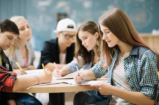 studenty_04.jpg studenty_04.jpg
