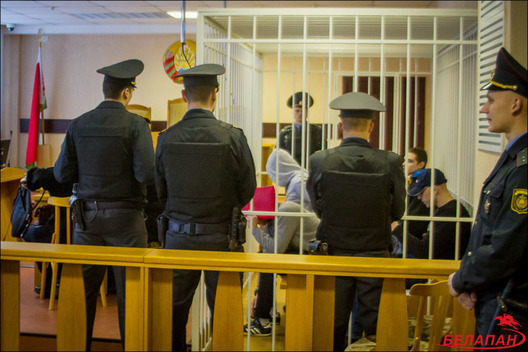 На судзе па справе фанатаў "Партызана". Фота БелАПАН На судзе па справе фанатаў "Партызана". Фота БелАПАН