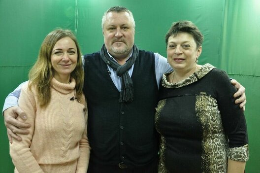 Жанна Пікоўская з Ларысай Шчыраковай і Леанідам Судаленкам. Фота: сацыяльныя сеткі Жанны Пікоўскай Жанна Пікоўская з Ларысай Шчыраковай і Леанідам Судаленкам. Фота: сацыяльныя сеткі Жанны Пікоўскай