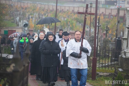 Святочная імша ў гонар Усіх святых і памерлых на старых каталіцкіх могілках у Горадні. Горадня 1 лістапада 2017 Васіль Малчанаў/ Белсат Святочная імша ў гонар Усіх святых і памерлых на старых каталіцкіх могілках у Горадні. Горадня 1 лістапада 2017 Васіль Малчанаў/ Белсат