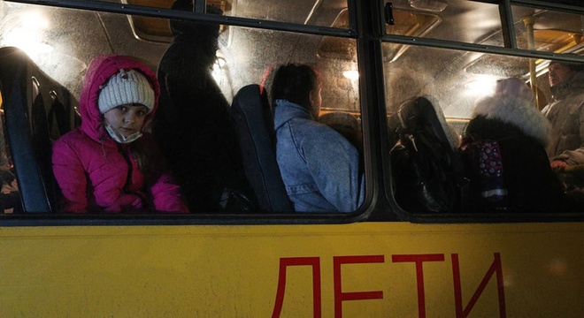 Павел Латушка: Дзяцей з Украіны незаконна вывозяць у Беларусь на загад Лукашэнкі Дзяцей з Украіны незаконна вязуць у Беларусь на загад Лукашэнкі?