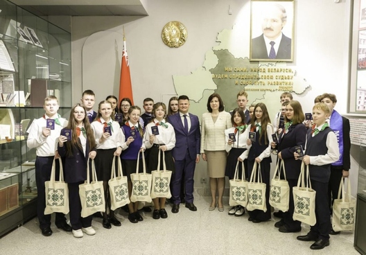 2/2 uruczenne_paszpartou_dzjacjam_u_mazyry._fota__mazyr_news_2.jpg