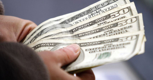 Грашовыя пераводы беларусаў з Расіі рэкордна ўпалі