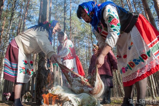 ushanavannye_kamennay_dzevachki_na_vyalikdzen_22.jpg ushanavannye_kamennay_dzevachki_na_vyalikdzen_22.jpg