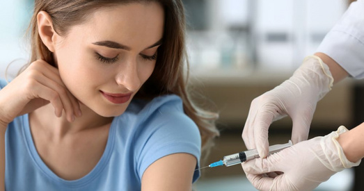 У Беларусі першую дозу вакцыны атрымалі больш за 130 падлеткаў. У Польшчы вакцынавана 150 тысяч дзяцей