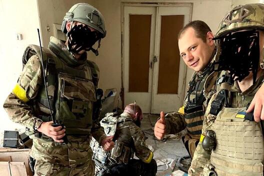 Васіль Верамейчык і іншыя байцы палка Каліноўскага (твары замазаныя аўтарам фота). Украіна, снежань 2022 года. Фота: facebook.com/vasil.veramejchyk Васіль Верамейчык і іншыя байцы палка Каліноўскага (твары замазаныя аўтарам фота). Украіна, снежань 2022 года. Фота: facebook.com/vasil.veramejchyk