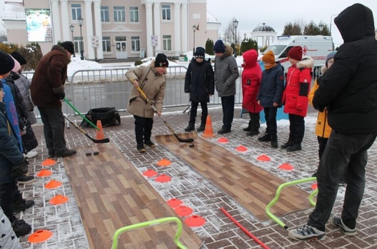 Хакей на лінолеуме. Фота «Мінскай праўды» Хакей на лінолеуме. Фота «Мінскай праўды»
