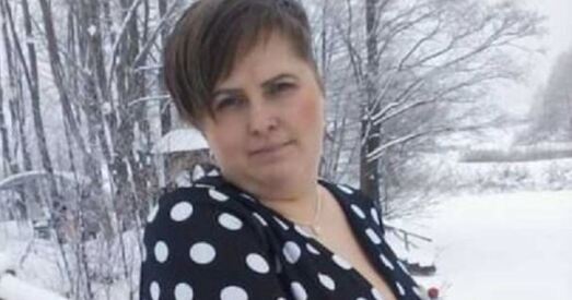 Маці-адзіночку, якую пакаралі за вясёлы карычневы смайлік, зноў судзілі па заяве таго ж міліцыянта