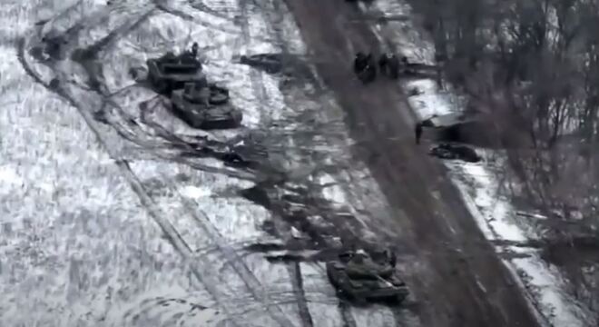 УСУ расстралялі рускіх «як у ціры» УСУ расстралялі рускіх «як у ціры». Крытыка войскаў РФ узмацнілася пасля Вуглядара