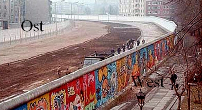 Германская Дэмакратычная Рэспубліка. Што адбывалася да ўзвядзення Бярлінскай сцяны Закансерваваць дыктатуру. 64 гады таму пачалося будаўніцтва Бярлінскай сцяны