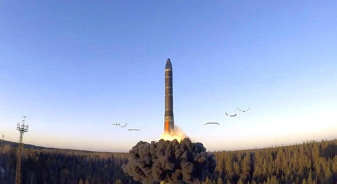 «Замежнае вайсковае фармаванне можа адыграць важную ролю ў лёсе дыктатара» «Замежнае вайсковае фармаваньне зьяўляецца палітычным гульцом і можа адыграць важную ролю ў лёсе дыктатара»