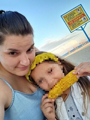 Аліна Забаштанская з дачкой Аліна Забаштанская з дачкой