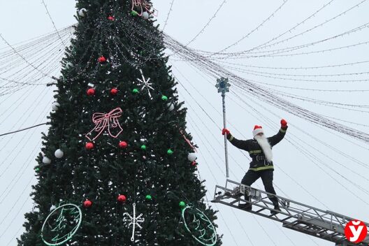 1/2 zapalvanne_navahodnjaj_jalinki_u_lahojsku._fota_minskaj_praudy_1.jpg