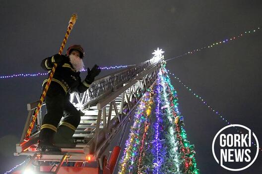 6/6 zapalvanne_svjatocznaj_jalinki_u_horkah._fota_horackaha_vesnika_6.jpg