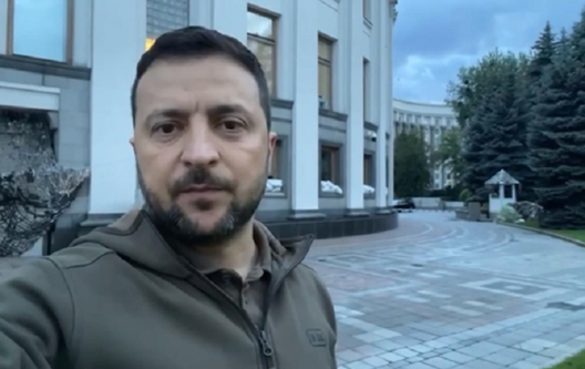 Уладзімір Зяленскі. Кадр з вечаровага выступу 29 чэрвеня Уладзімір Зяленскі. Кадр з вечаровага выступу 29 чэрвеня