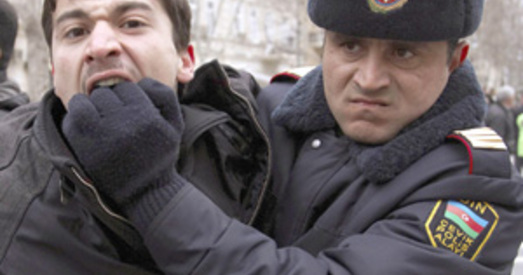 Папса дапамагла дэмакратыі