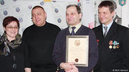 0_19070566_303_00.jpg 0_19070566_303_00.jpg