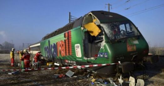 Сутыкненне цягнікоў у Швейцарыі: дзясяткі пацярпелых