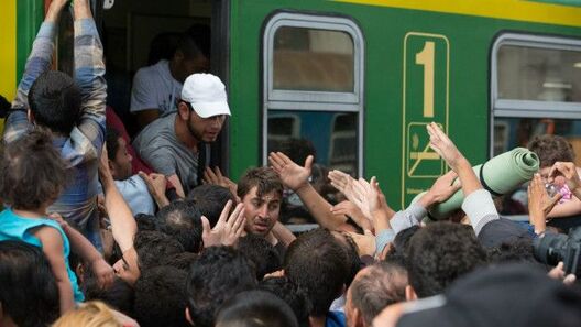 150903102208_train_migrants_624x351_gettyimages_nocredit.jpg 150903102208_train_migrants_624x351_gettyimages_nocredit.jpg