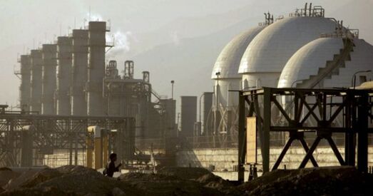 Іран адмовіўся замарожваць здабычу нафты