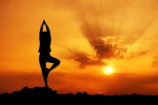 5060733_yoga_na_zakate.jpg 5060733_yoga_na_zakate.jpg