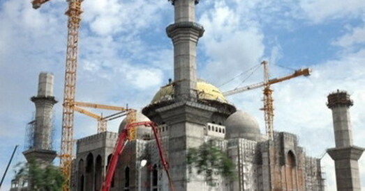 У сталіцы Казахстана ў дзень выбараў загарэлася найбуйнейшая ў Цэнтральнай Азіі мячэць «Хазрэт Султан»