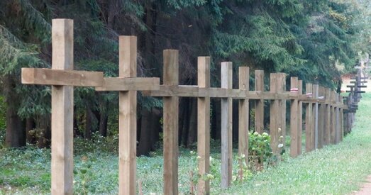 Кіраўнікі дыпламатычных місій краін ЕС наведалі Курапаты і Благоўшчыну