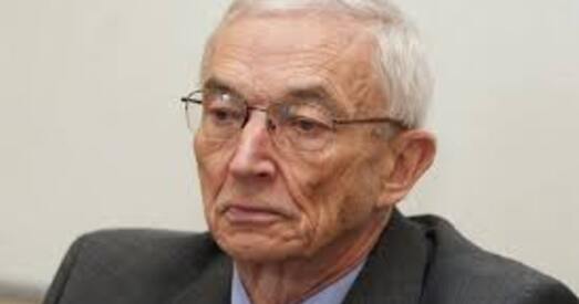 Выкладчыкі ЕГУ заклікаюць рэктара Міхайлава да адстаўкі