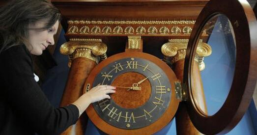 Уся Еўропа перавяла стрэлкі гадзіннікаў, а Беларусь — не (фота, відэа)