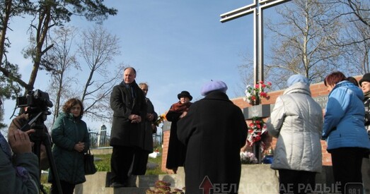 Польскі консул ушанаваў у Слоніме вайсковыя пахаванні (фота)