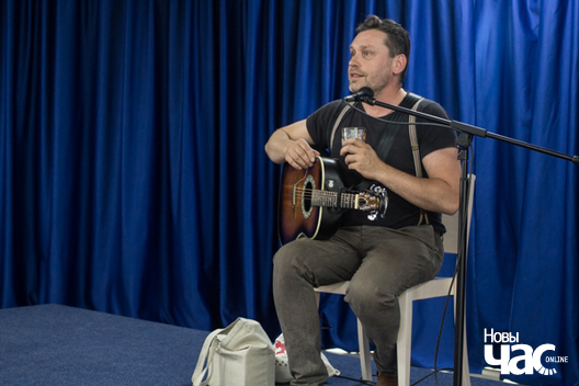 1/6 img_4610_logo.jpg