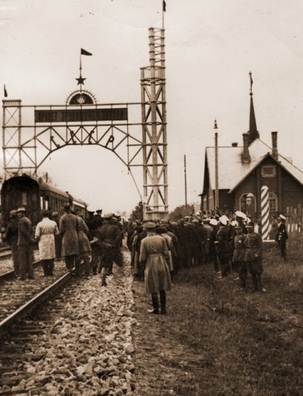 Коласава, амбен палітвязнямі. 1932 г. Коласава, амбен палітвязнямі. 1932 г.