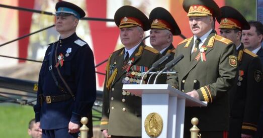Форма НКВД на міністры — такія «карнавалы» адбываюцца падчас грамадзянскіх войнаў