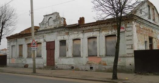 У Пінску старадаўні будынак перанясуць на другі бок вуліцы