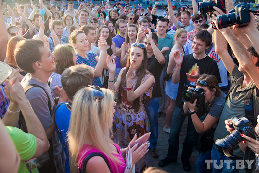 revolution_via_social_network_tut114.jpg revolution_via_social_network_tut114.jpg