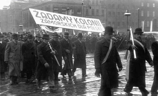 triebujem_zamorskich_kolonij_dlia_poljshi_logo.jpg triebujem_zamorskich_kolonij_dlia_poljshi_logo.jpg