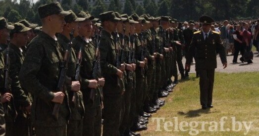 Італьянскія ваенныя праінспектуюць ваенную частку ў Беларусі
