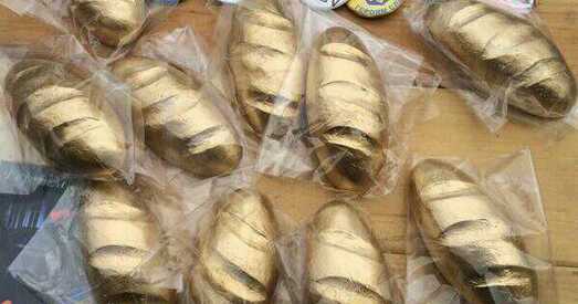 Прэзідэнту Беларусі прапанавалі залаты батон за прытулак Януковічу